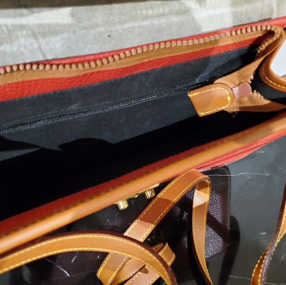 Vintage Dooney & Bourke Weather Leather Bag - Picture 3 of 4